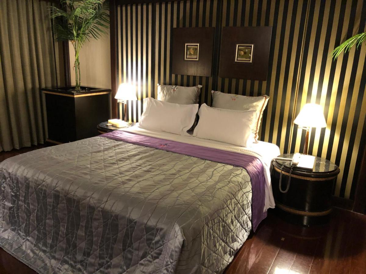 Love Tree Motel Taipei Exterior photo