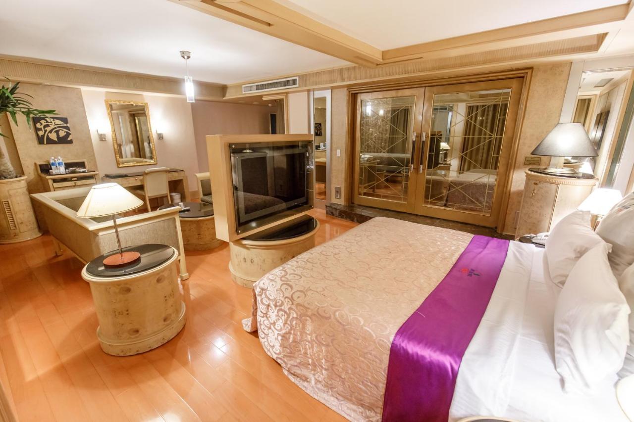Love Tree Motel Taipei Exterior photo